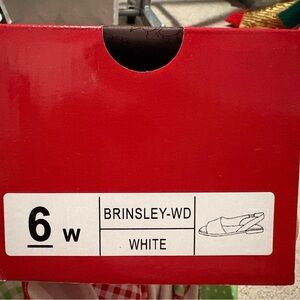 Journee Collection Brinsley White Wide Sandals. Never worn. New in Box. Size 6W